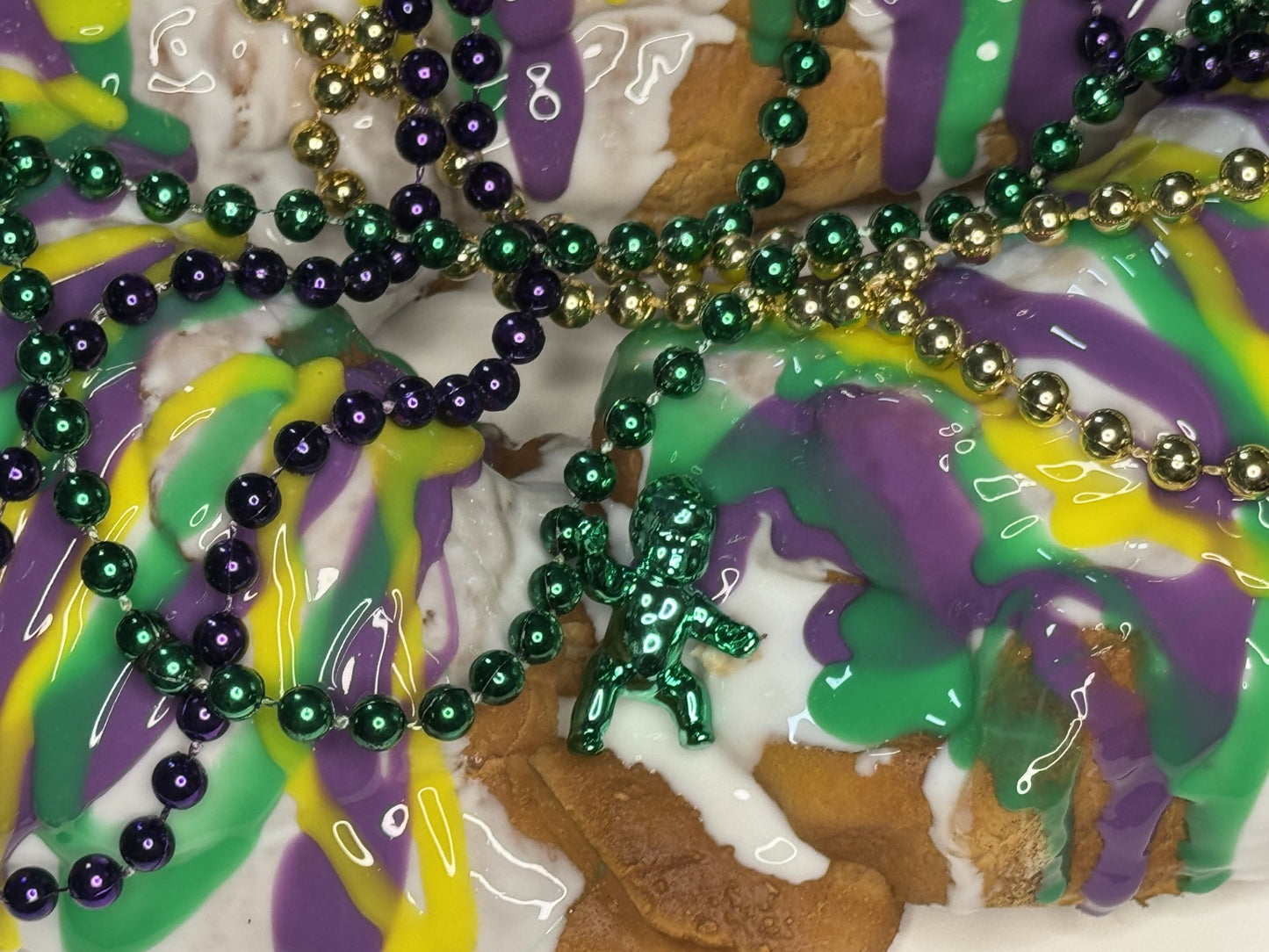 Mardi Gras King Cake, (Round or Oval Shape)