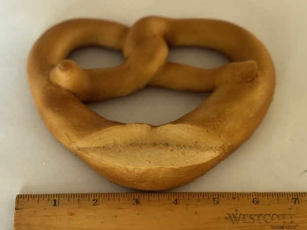 Pretzel 7 Inch Carnival Size